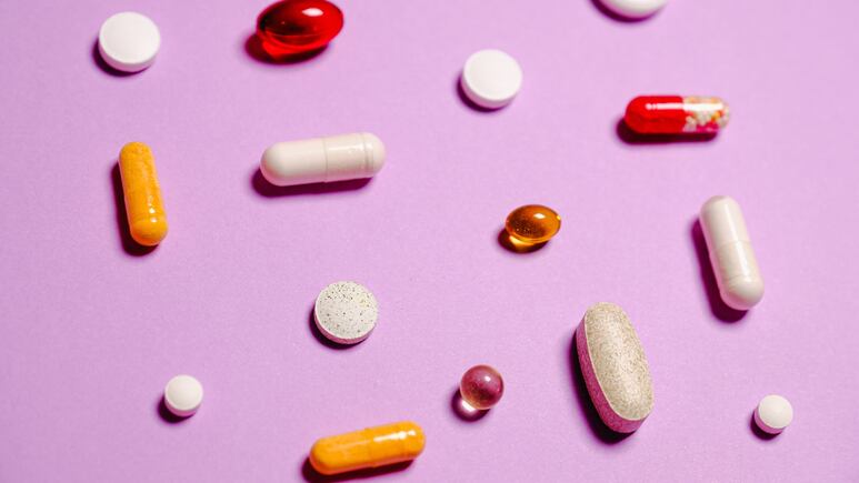 Antienvejecimiento: Las 3 vitaminas que producen colágeno y regalan piel de porcelana a los 50