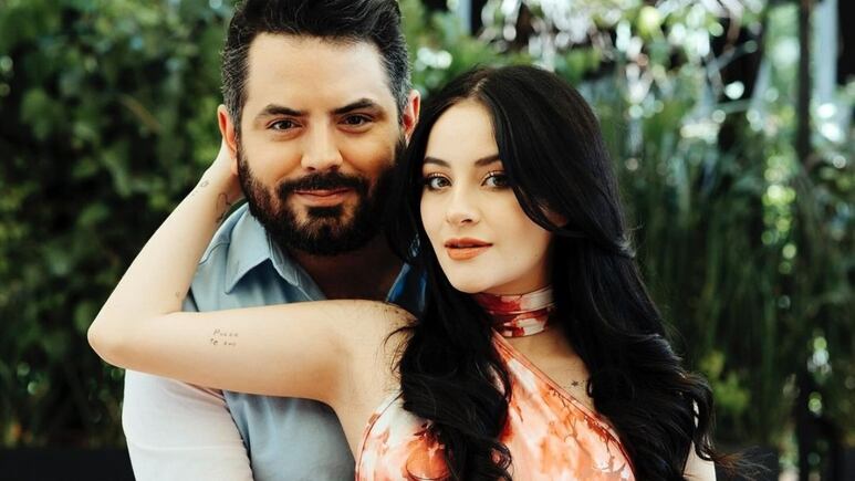 ¡No será amarillo! Paola Dalay y José Eduardo revelan de qué color vestirán a su bebé para salir del hospital