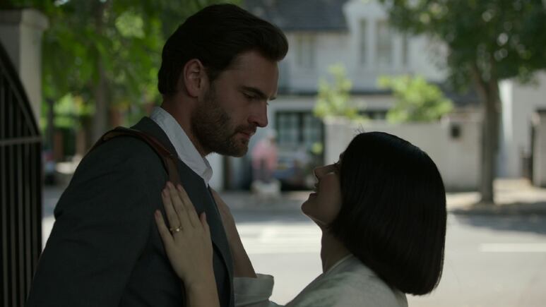 Tom Bateman: la razón por la que te encantará la serie 'Detrás de sus ojos'
