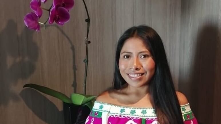 Yalitza Aparicio comparte su rutina de skincare para combatir las manchas en la cara