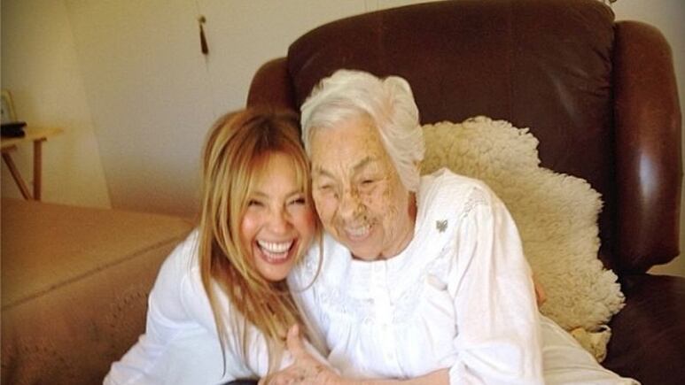 Muere Eva Mange, abuelita de Thalía y Laura Zapata
