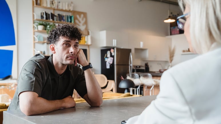¿Cómo saber si tu pareja ya no quiere estar contigo? 5 señales que delatan que ya se aburrió