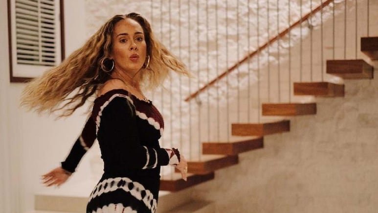 Adele celebra sus 33 años muy sexy y sin una gota de maquillaje (FOTO)