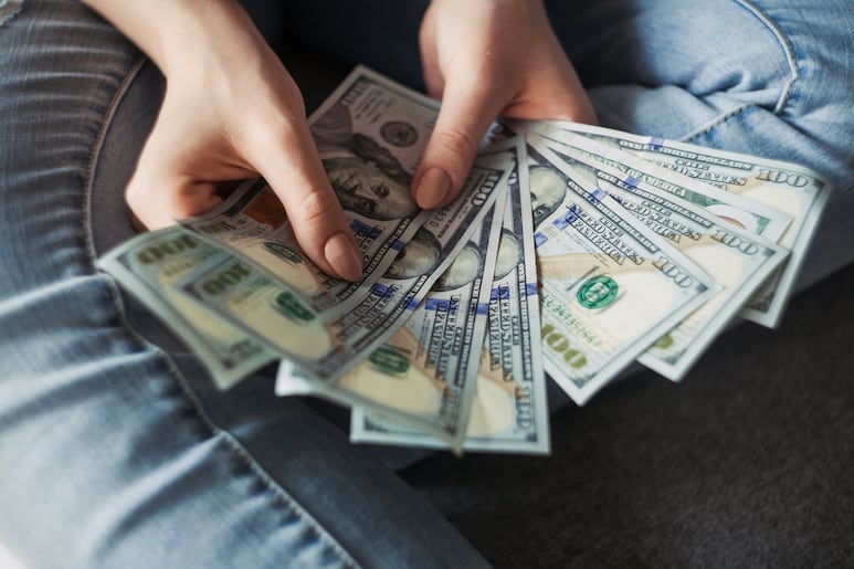 Dinero (dólares)