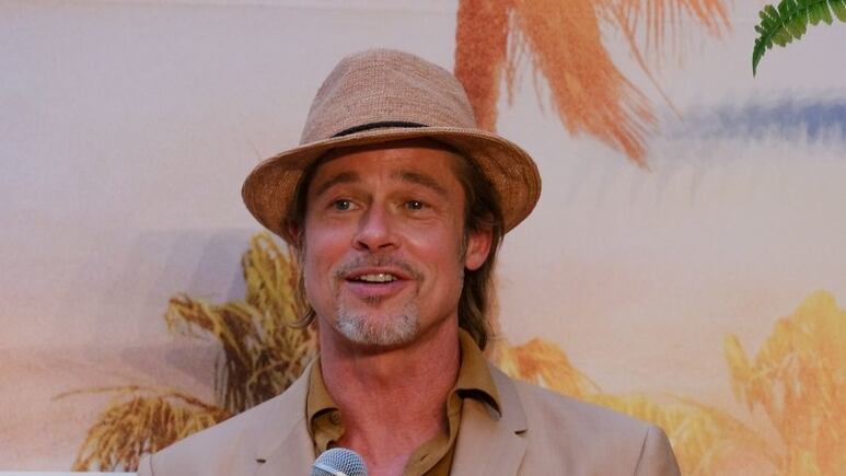Brad Pitt DEVASTADO porque su hijo testificó contra él y renunció a su apellido