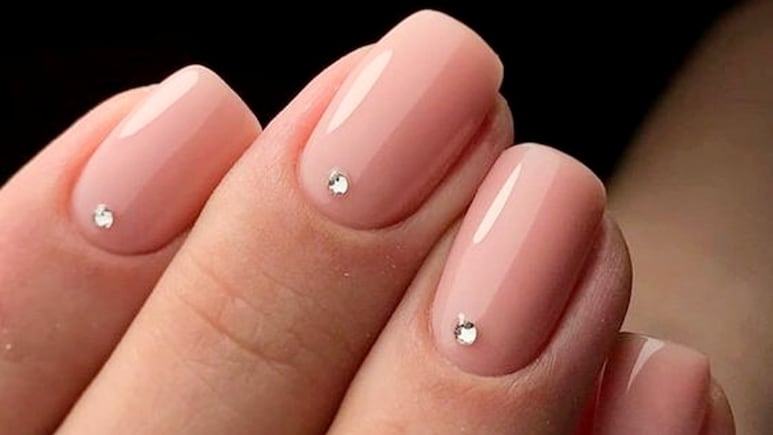 Uñas cortas: 3 ideas de manicura elegante en color nude perfecta para ir a la oficina