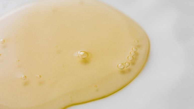 ¿Cómo usar el aceite esencial de macadamia para hacer crecer el cabello en una semana?