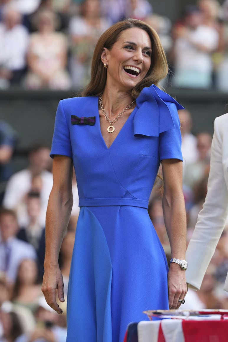 Kate Middleton sonríe tras recibir grito de amor en Wimbledon