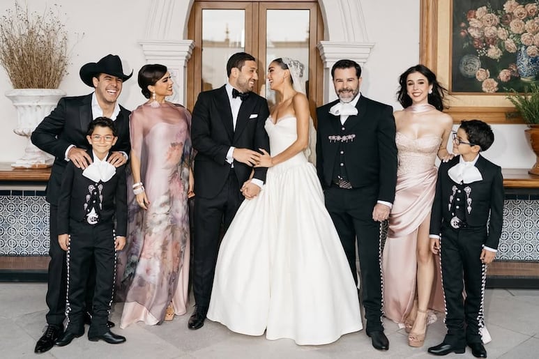 Familia Capetillo Gaytán reunida en la boda de Ale