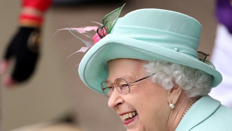 Revelan quiénes sí estarán con la Reina Isabel II en Navidad y quiénes no por culpa del Covid-19