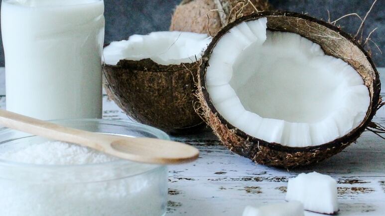 3 usos del aceite de coco que renovarán tu rutina de belleza