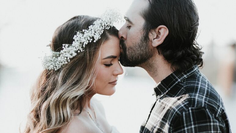 ¿Cómo hacer que un hombre te trate como a una reina? 4 consejos eficaces para conseguirlo