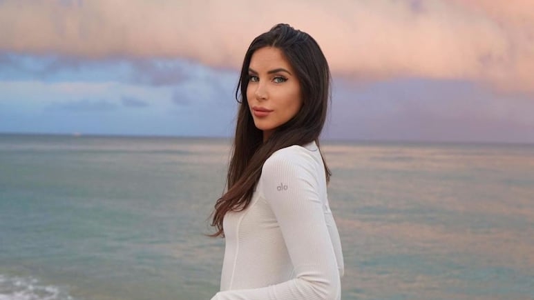 Jen Selter hace 1 ejercicio con cuerda para tener GLÚTEOS DE ACERO y eliminar las alas de murciélago
