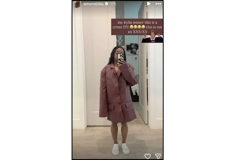 Simone Biles expone el problema de tallas en la marca de Kylie Jenner