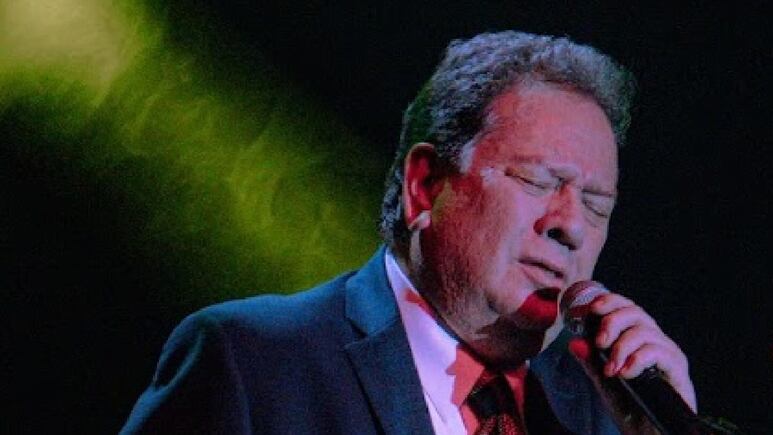 Jorge “Coque” Muñiz rompe en llanto por su reciente hospitalización