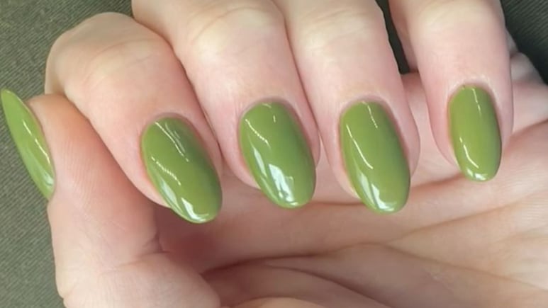 Uñas color matcha, la nueva tendencia en manicure para estos días veraniegos