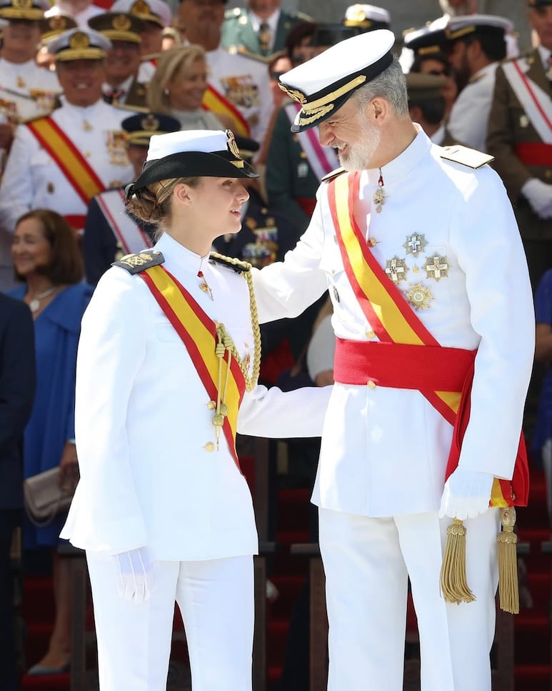 Leonor y su padre, el Rey Felipe VI