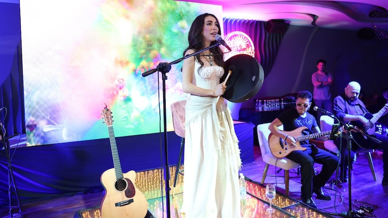 Alisun, hija de Marco Antonio Solís, demuestra que hay talento en las venas con su nuevo álbum
