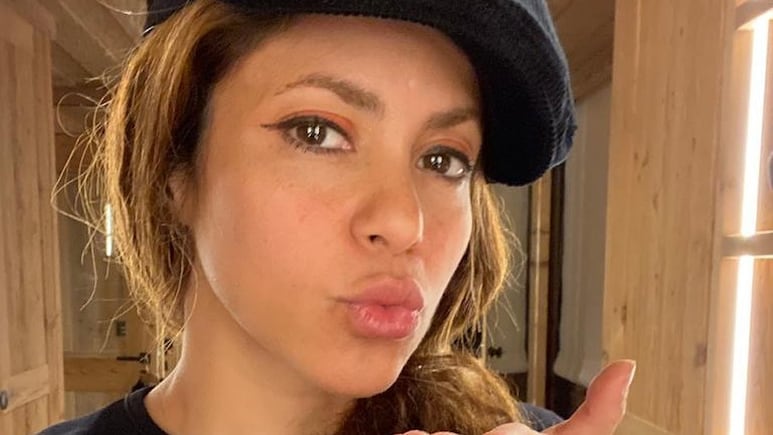 ¡Con look triunfal! Shakira se reencuentra con Gerard Piqué por la custodia de sus hijos