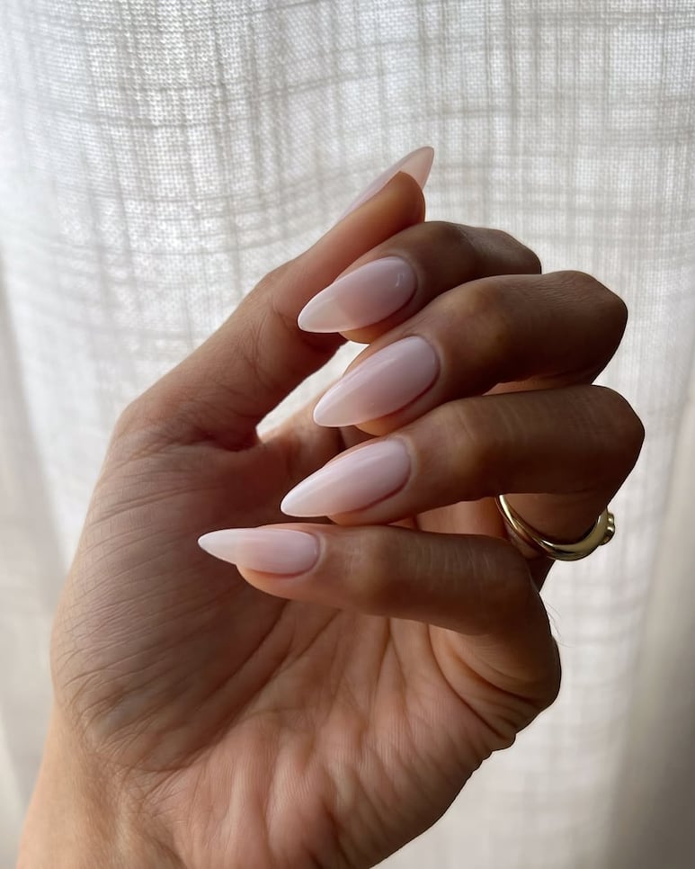 uñas transparentes blancas