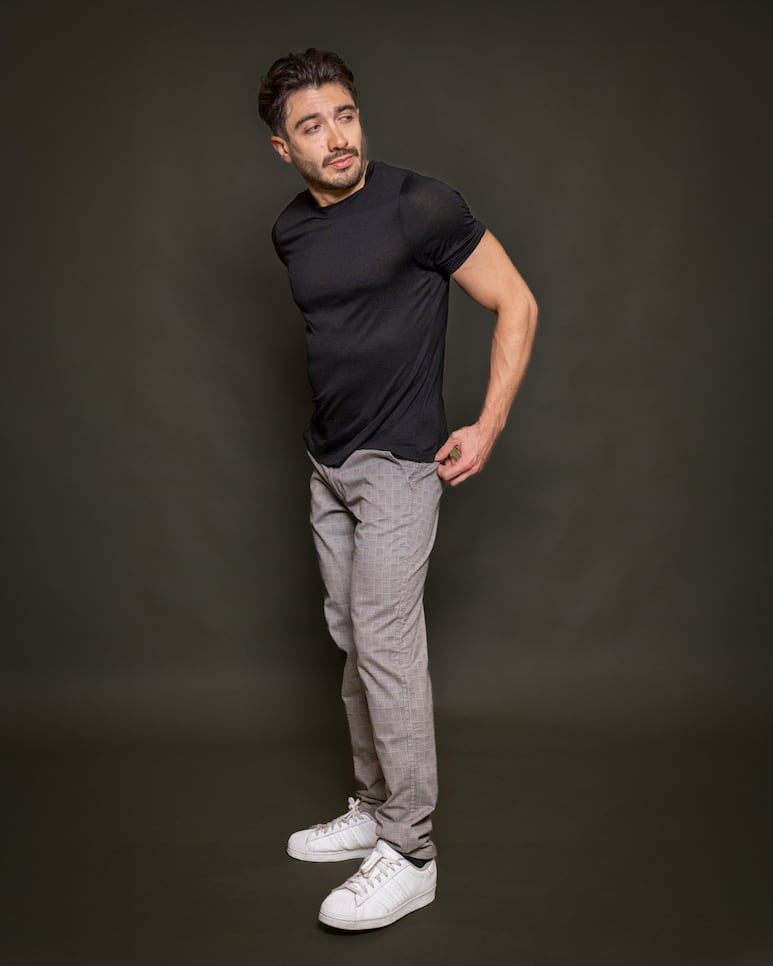 Talento: Axel Santos. Fotos: Loom producciones. Outfit: Mens Fashion