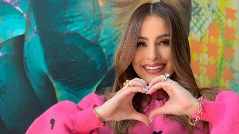 Cynthia Rodríguez comparte FOTO con Carlos Rivera en un viaje romántico a Barcelona