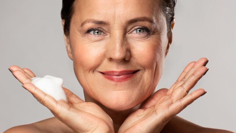 Antiedad: 3 mascarillas antiarrugas caseras de EFECTO INMEDIATO que rejuvenecen el contorno de ojos