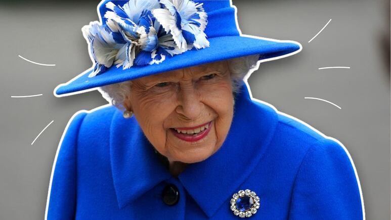 Reina Isabel II con vestido azul en boda real