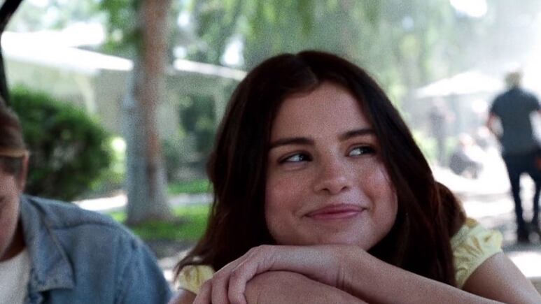 Selena Gomez luce las uñas almendra que serán las favoritas del 2023 por rejuvenecer manos