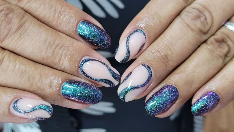 Uñas acrílicas: 5 diseños nuevos en tornasol que debes probar en verano