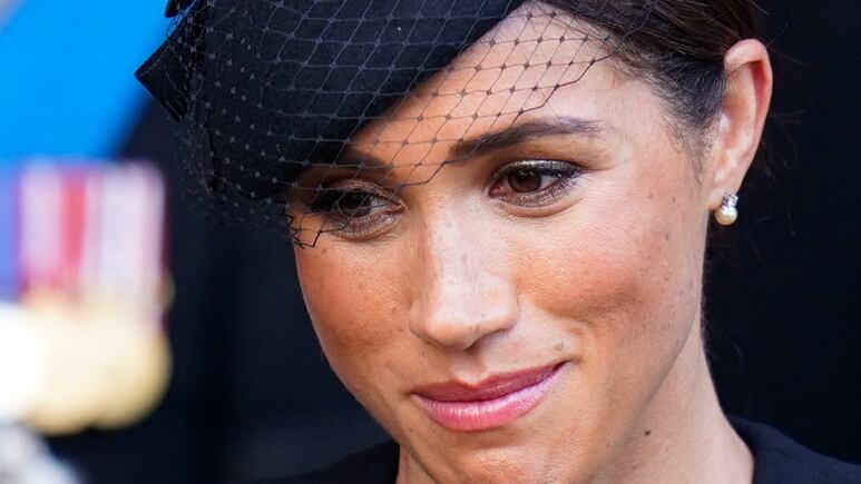 Acusan a Meghan Markle y el príncipe Harry de donar solo 3 millones de dólares cuando ganaron 13