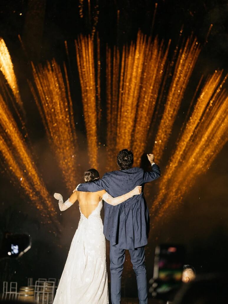 Fuegos artificiales en la boda Andrés Zurita y Dani Hernández