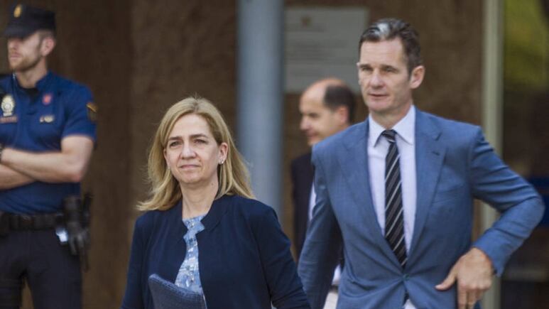 Rumores de infidelidad en la monarquía española, captan a Iñaki Urdangarin con otra mujer
