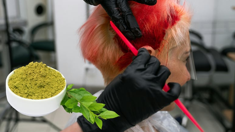 ser-pelirroja-con-planta-tenirte-sin-tintes