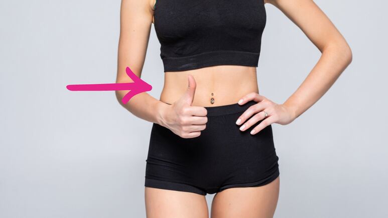 Abdomen plano y glúteos perfectos a los 55: Haz 1 ejercicio con silla