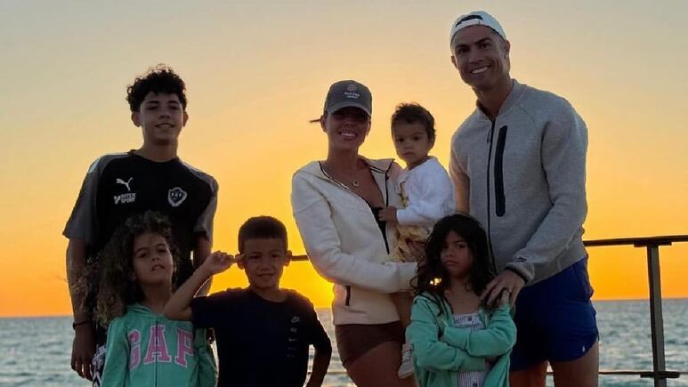 Georgina Rodríguez le saca tarjeta roja a los oufits de Cristiano Ronaldo