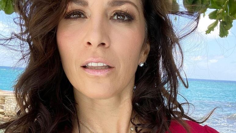 Alessandra Rosaldo muestra truco fitness para adelgazar cintura y bajar de peso rápido a los 50