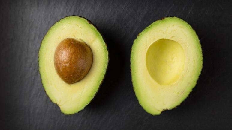 Mascarilla rejuvenecedora: Remedio casero con cáscara de aguacate para lucir 10 años más joven