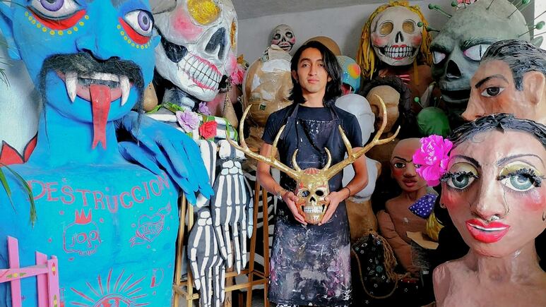 Mojigangas: Tradiciones de México hechas con amor por Marco Debrayes