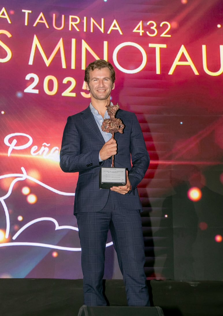 ENTREGA PREMIOS MINOTAURO PEÑA