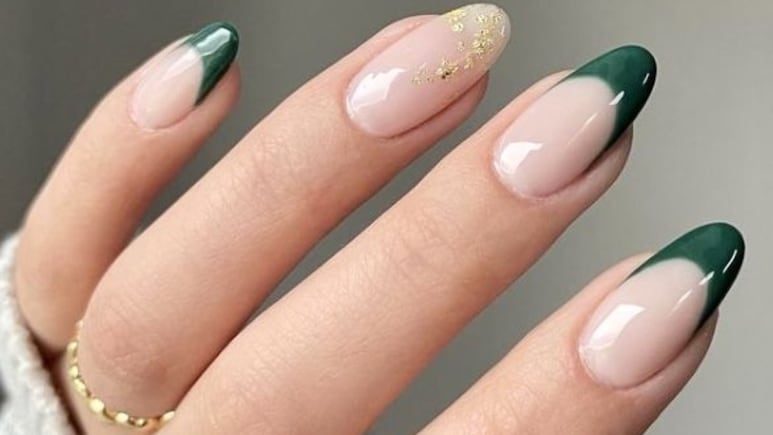 3 uñas acrílicas verde esmeralda que son perfecta para fiestas patrias