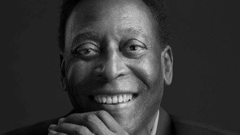 Pelé muere a los 82 años tras padecer cáncer de colon: decenas de personas lo despiden