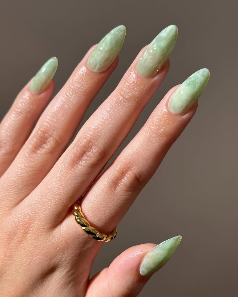 Uñas textura té matcha