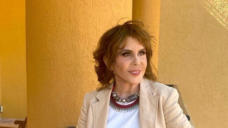 Rebecca Jones, ícono de elegancia y estilo: Los consejos de Carolina Herrera que la actriz seguía