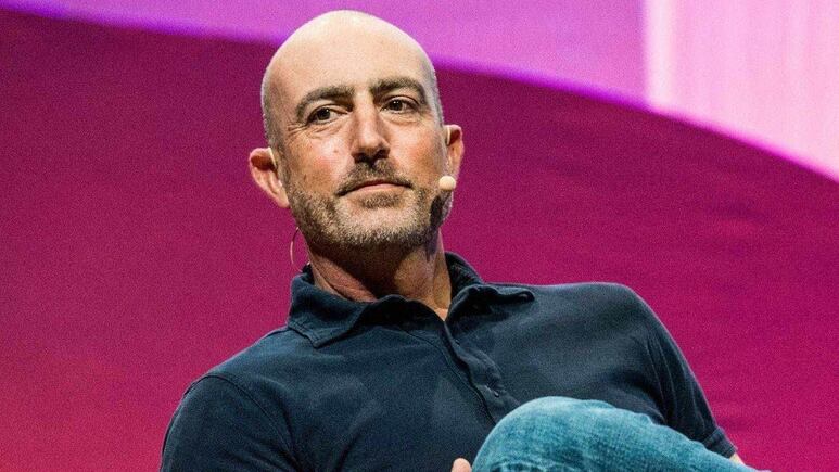 ¿Quién es Mark Bezos? El hermano menor del fundador de Amazon que lo acompañó al espacio