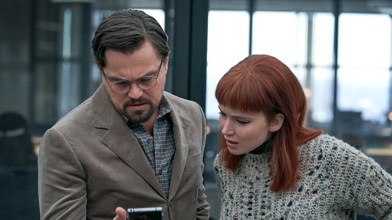 'No miren arriba': Los sueldos de Leonardo DiCaprio y Jennifer Lawrence generan controversia en Hollywood