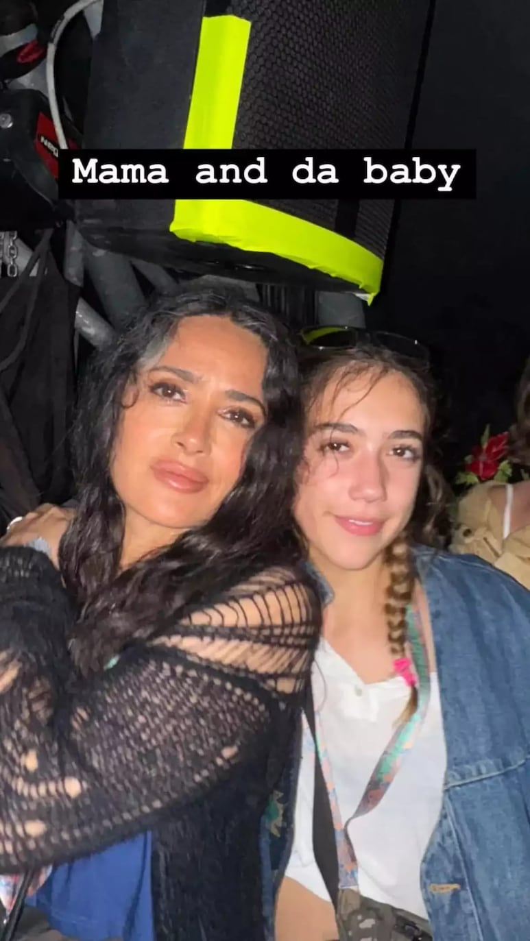 Salma Hayek con su hija Valentina en Glastonbury