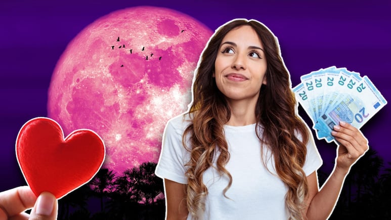 Mujer haciendo ritual bajo la Luna Llena de Fresa