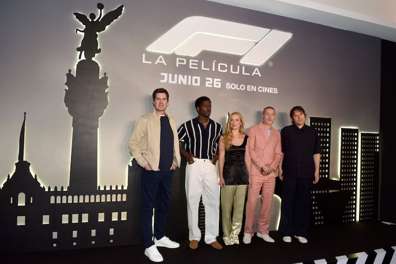 Brad Pitt y elenco de F1 en conferencia en CDMX