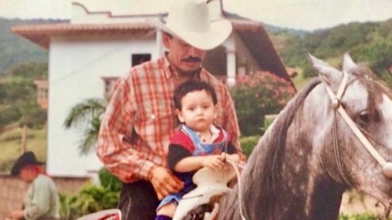 Maribel Guardia rinde homenaje a Joan Sebastian con recuerdo junto a Julián Figueroa